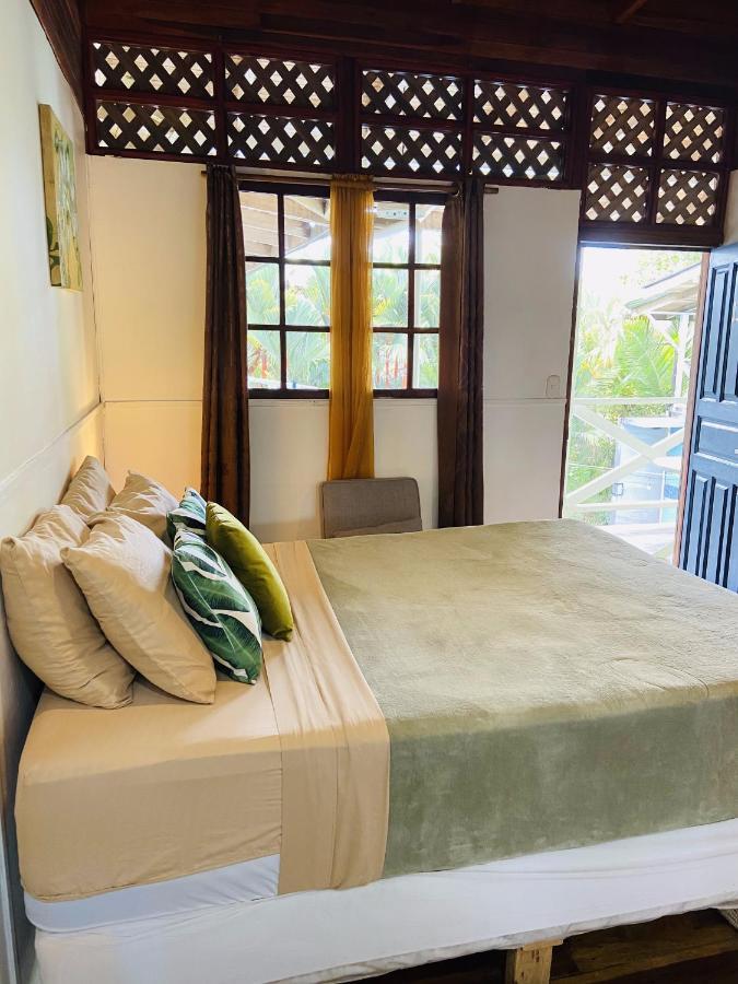 Lizard King Hotel & Suites Puerto Viejo de Talamanca 外观 照片