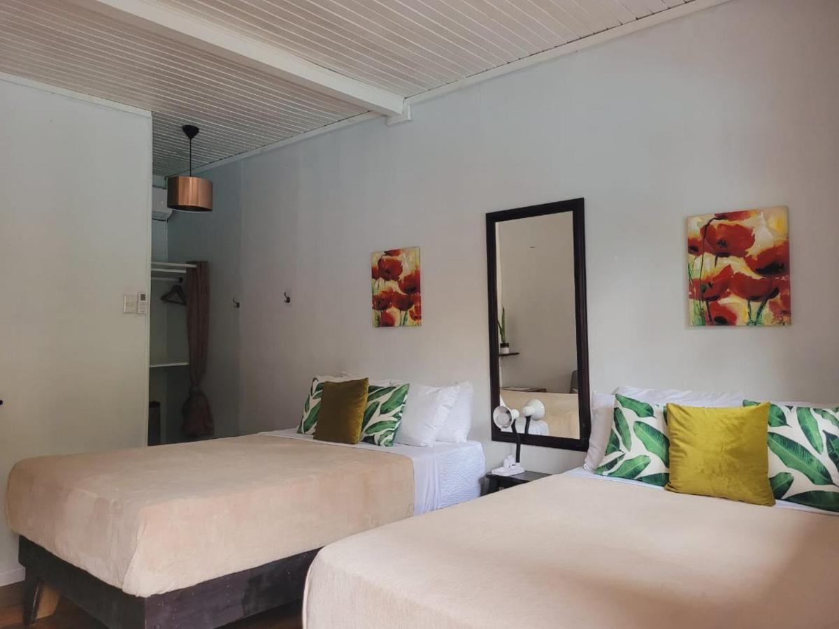 Lizard King Hotel & Suites Puerto Viejo de Talamanca 外观 照片