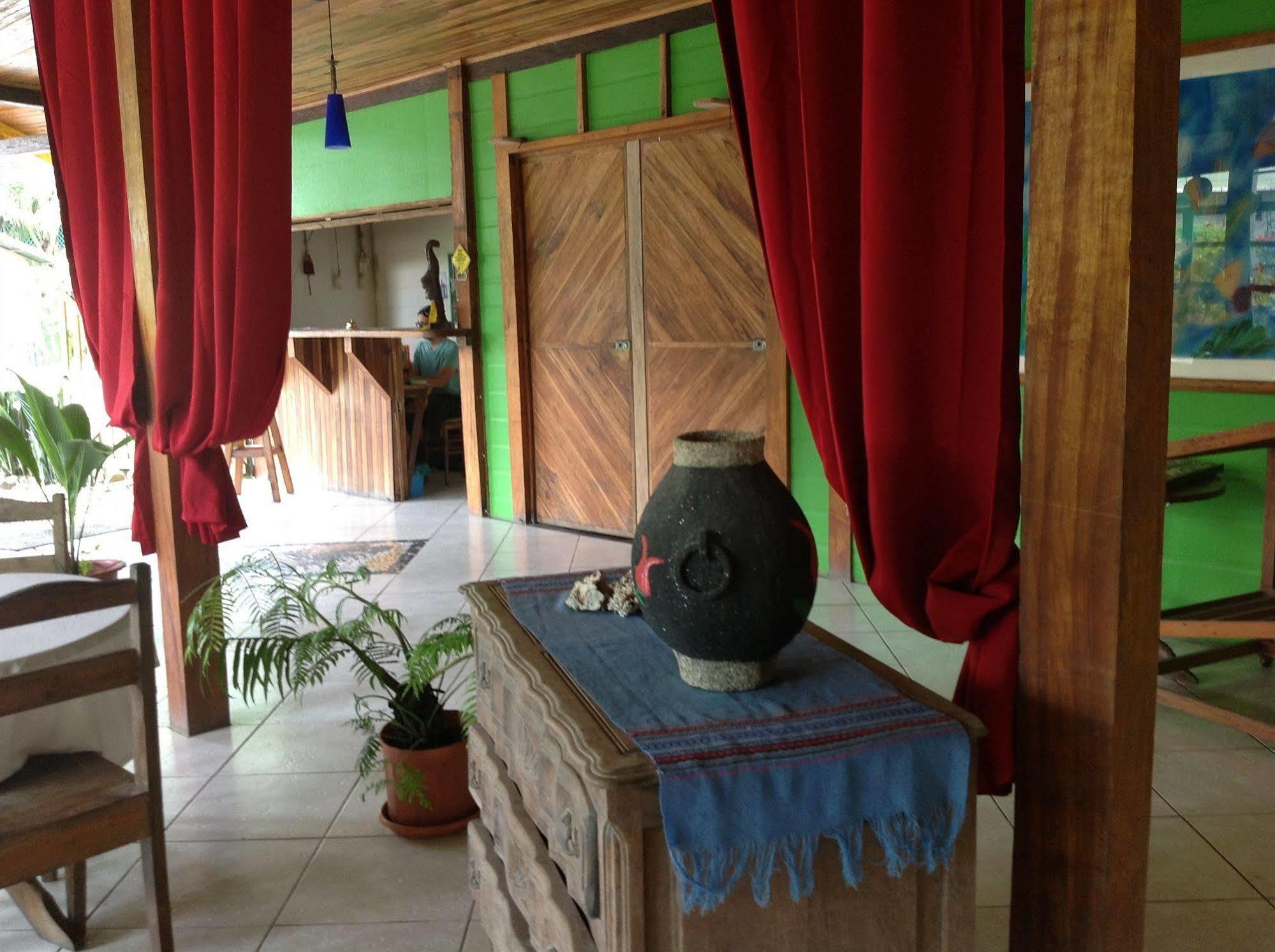 Lizard King Hotel & Suites Puerto Viejo de Talamanca 外观 照片